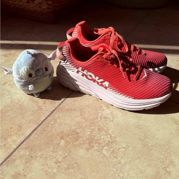 Hoka One One Shoes - HOKA One One Hot Coral Rincon size 8